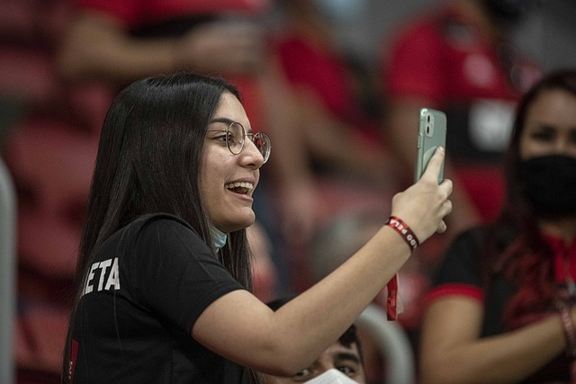 正是一个明 正是一个明